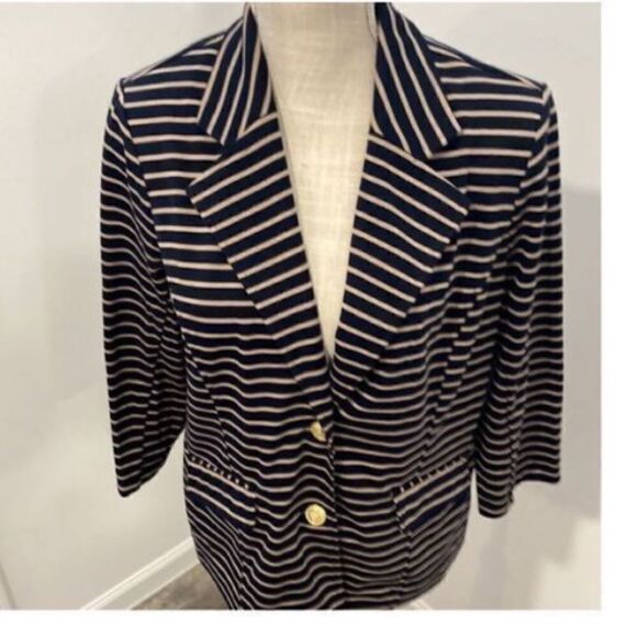 Joan Rivers Women’s Size XL Blazer Navy White with Gold Buttons and Flap Pockets - Picture 2 of 15